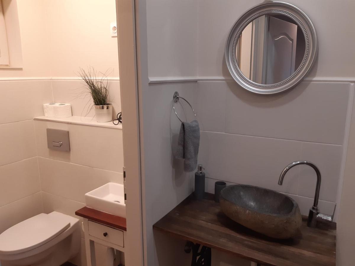 Ady Apartman Тата Екстер'єр фото